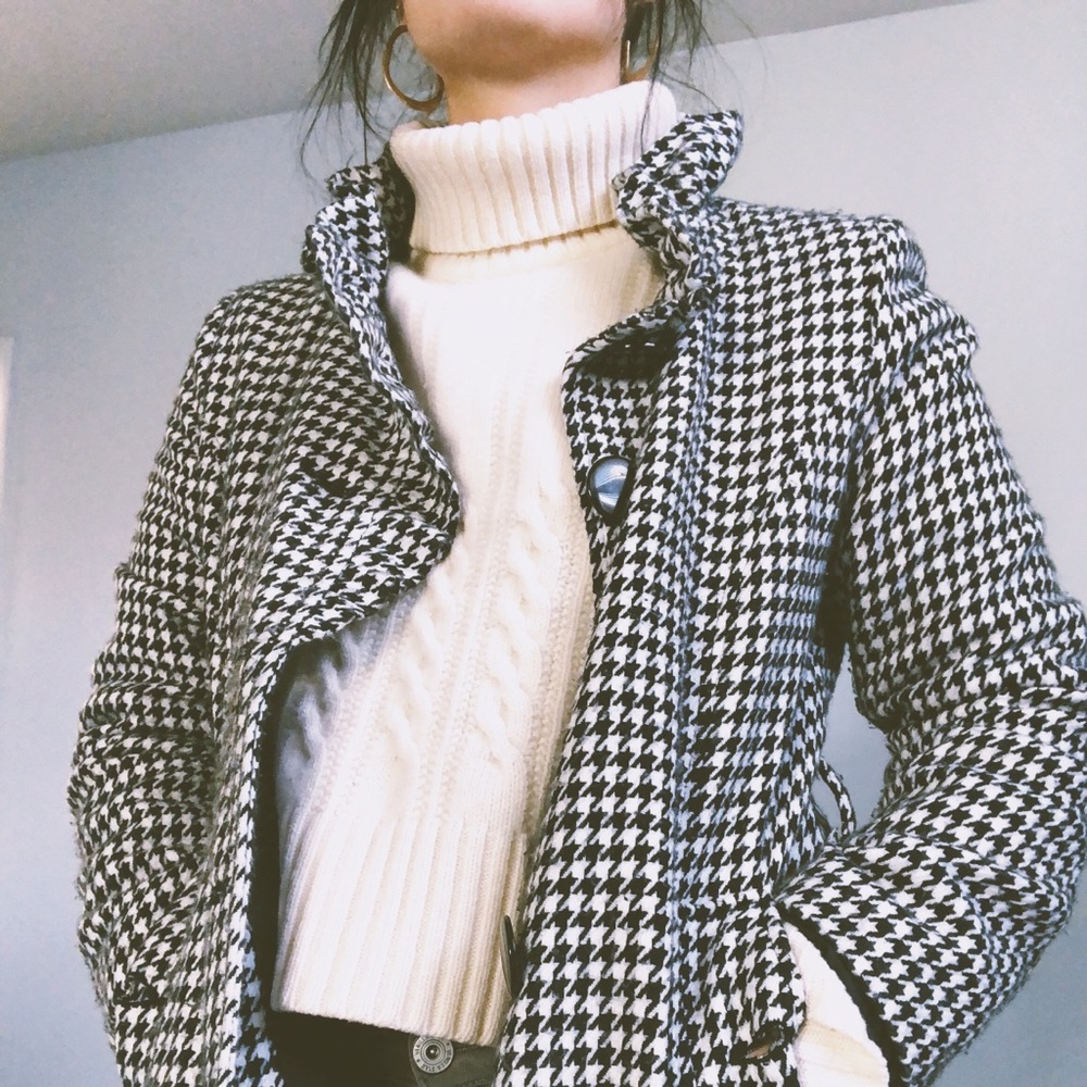 Womens Vintage Sabertooth Patterned Coat!